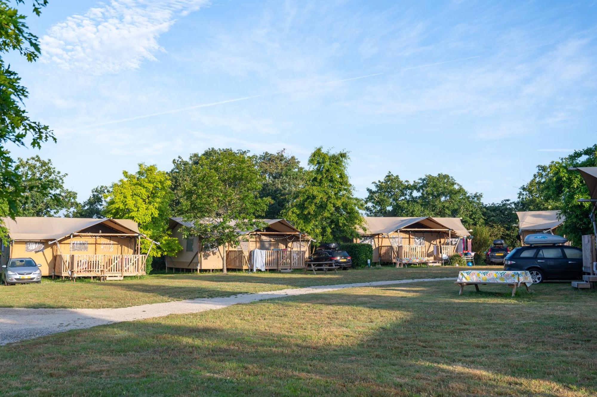 Camping Rcn La Ferme Du Latois Coëx Exterior foto