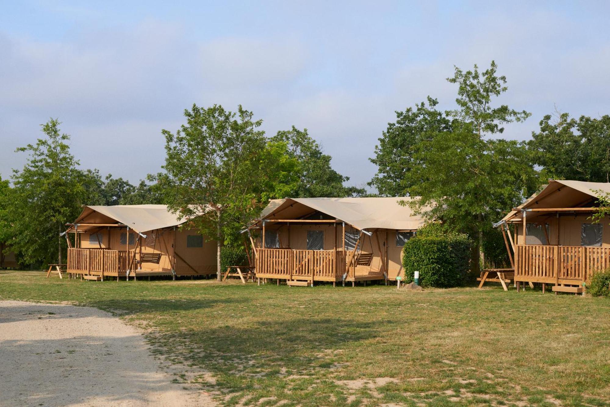 Camping Rcn La Ferme Du Latois Coëx Habitación foto
